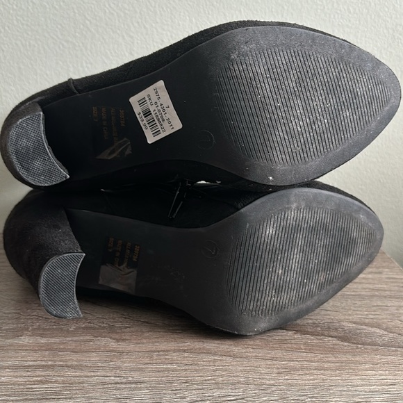 Charlotte Russe Heel Boots with laces - Picture 5 of 5